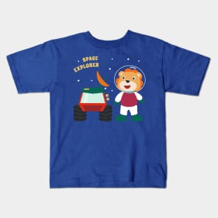 Cute tiger astronaut. Kids T-Shirt